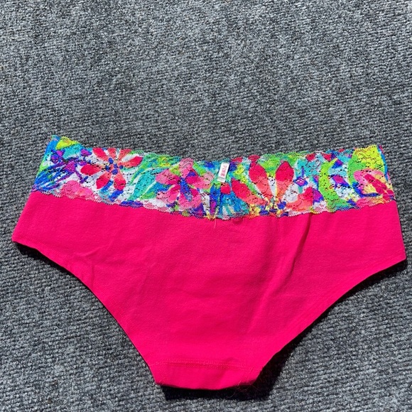 VS Pink Panties w Colorful Lace Waist NWT Size M Extra Low Rise Hipster - Picture 4 of 7